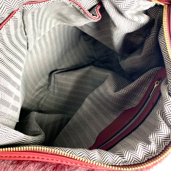 Cabincore soft burgundy red plush/fluffy fur hobo shoulder bag gold tone zipper - Picture 6 of 11